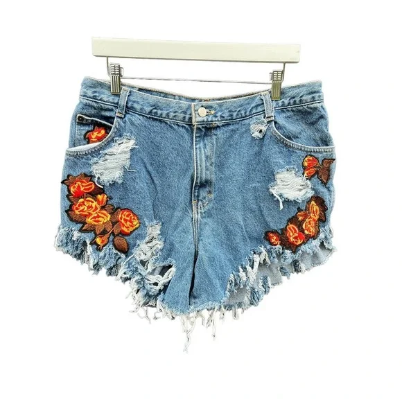 GITANO Flower Embroidered Denim Shorts - Picture 1 of 8
